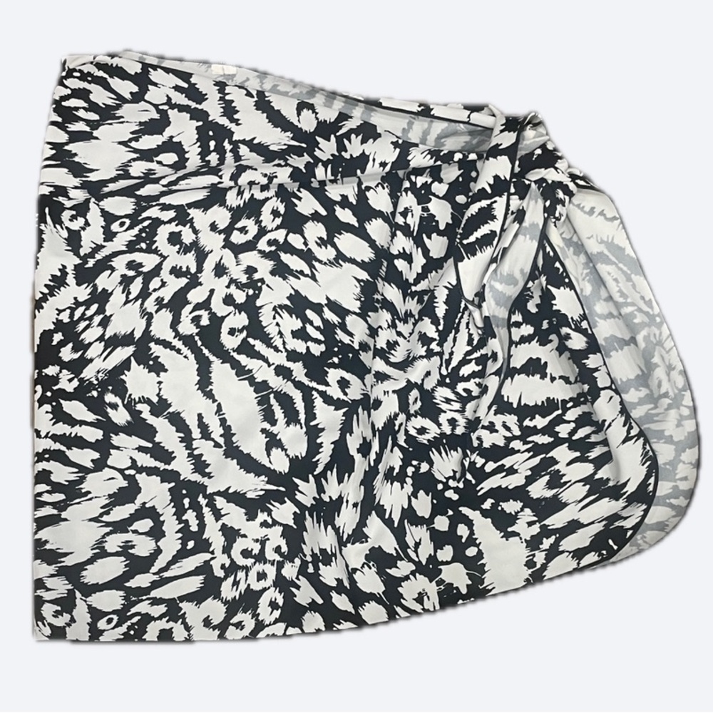 Black White Patterned Sarong Mini Beach Coverup Wrap One Size Fits All